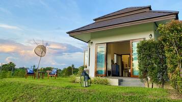 ห้องดีลักซ์ดับเบิล, วิวภูเขา | เครื่องนอนระดับพรีเมียม, มินิบาร์ฟรีบางอย่าง, ผ้าม่านกันแสง