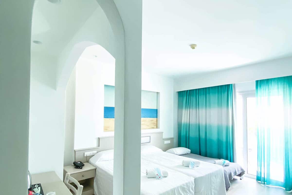 Standard Twin Room, Pool View