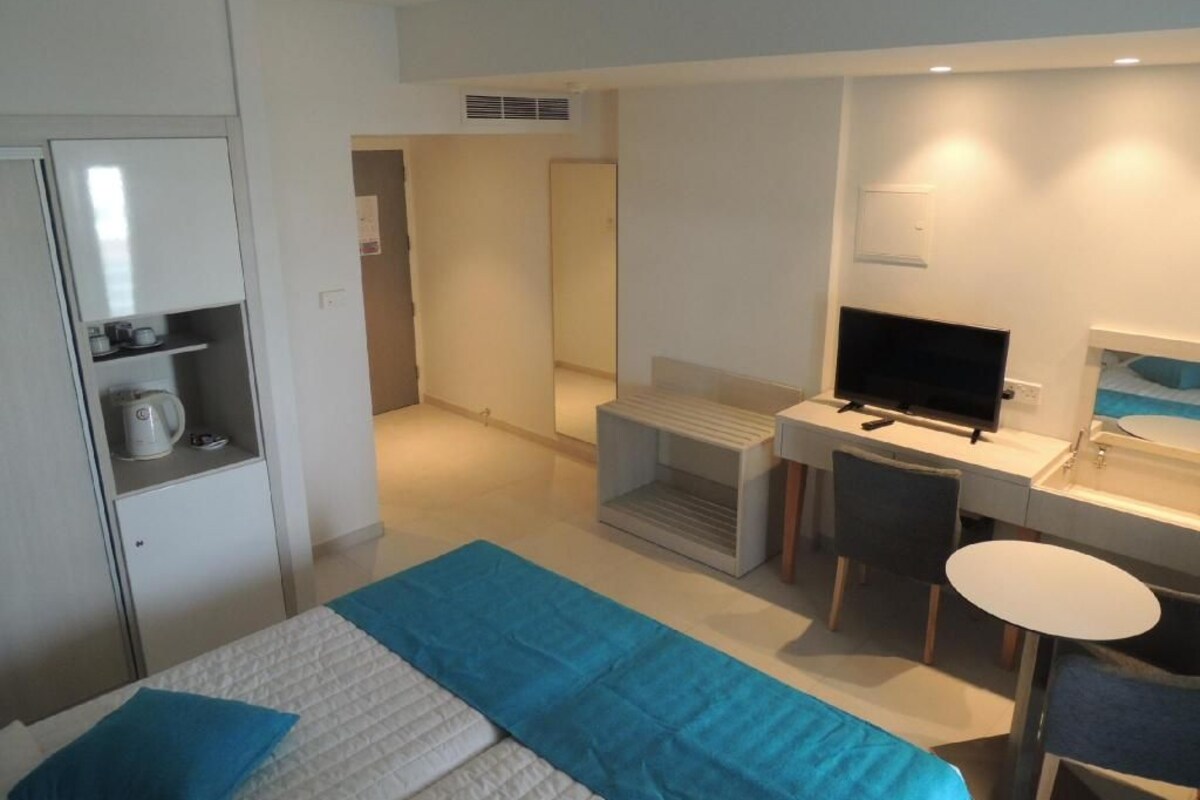 In-room safe, desk, laptop workspace, soundproofing