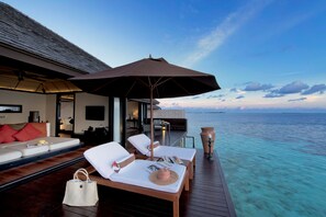 Sunset Water Suite with Private Pool | 테라스/파티오