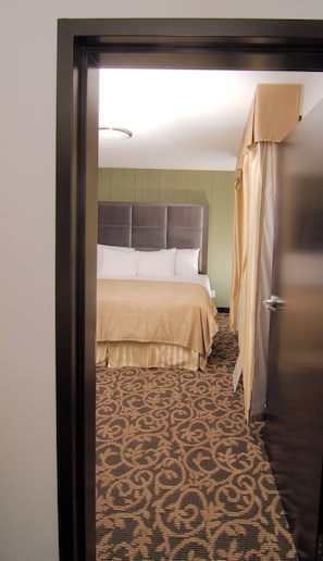 1 bedroom, premium bedding, desk, iron/ironing board
