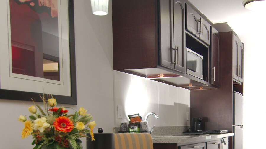 Paradise Inn and Suites - Redwater