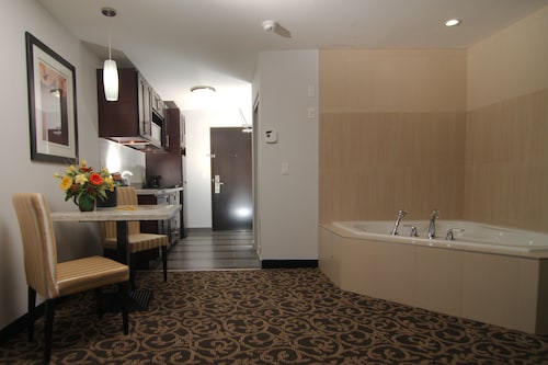 Paradise Inn and Suites - Redwater