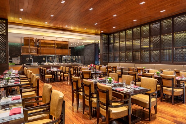 2 restaurants, breakfast, lunch, dinner served; Asian cuisine
