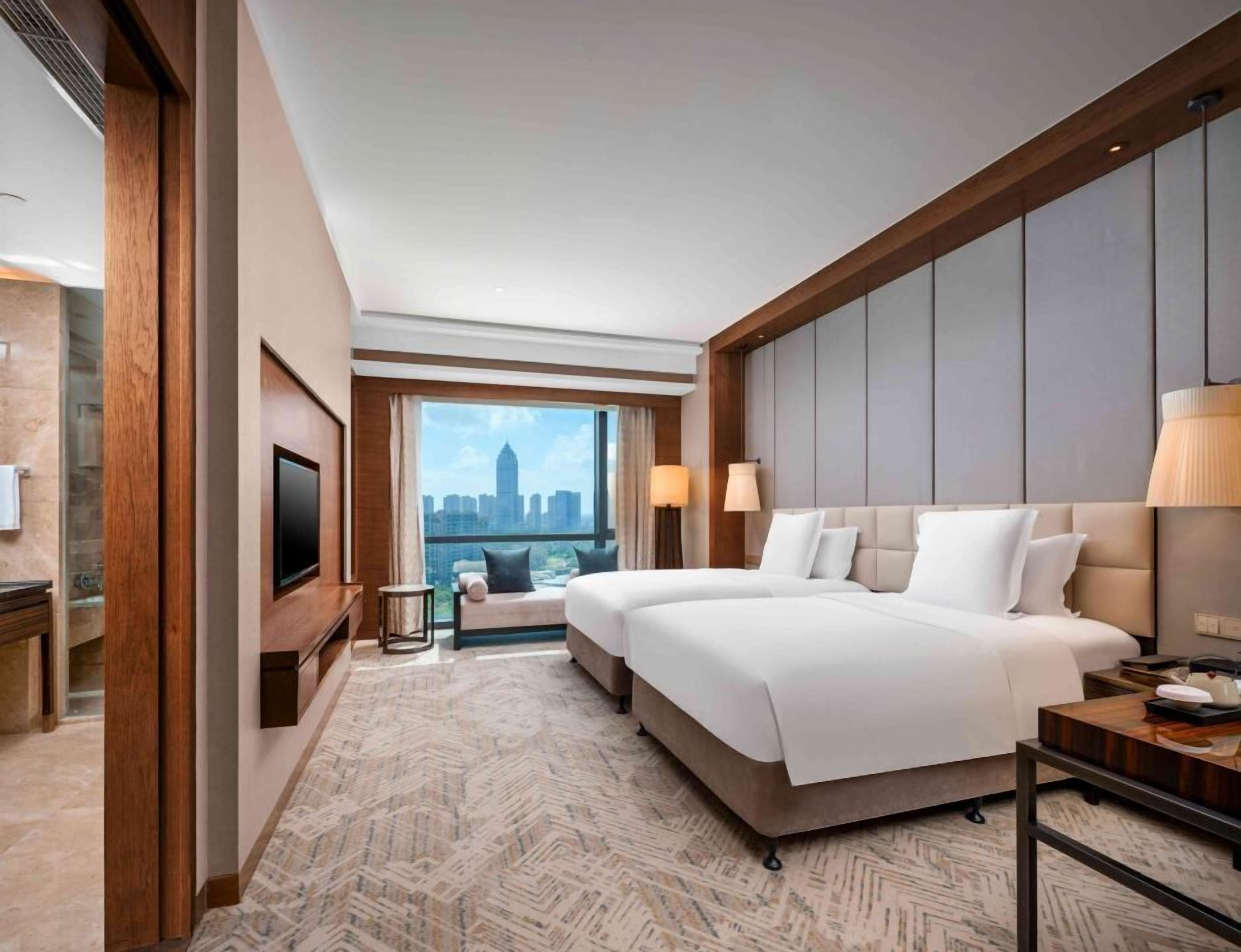 华丽客房, 2 张单人床 | 高档床上用品、记忆海绵床垫、客房内保险箱、办公桌