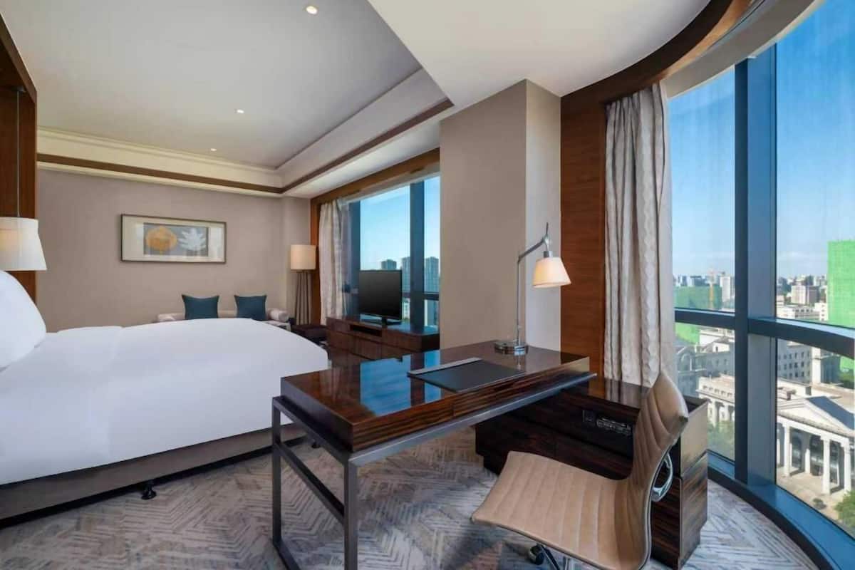 Premium Deluxe Room, 1 King Bed