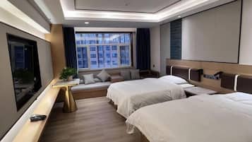 Minibar, Zimmersafe, Wecker