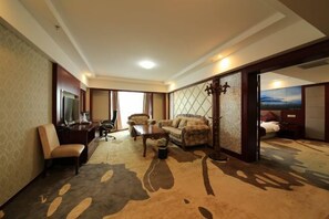 Minibar, in-room safe, alarm clocks