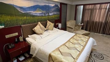 Minibar, in-room safe, alarm clocks