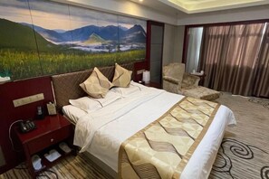 Minibar, in-room safe, alarm clocks