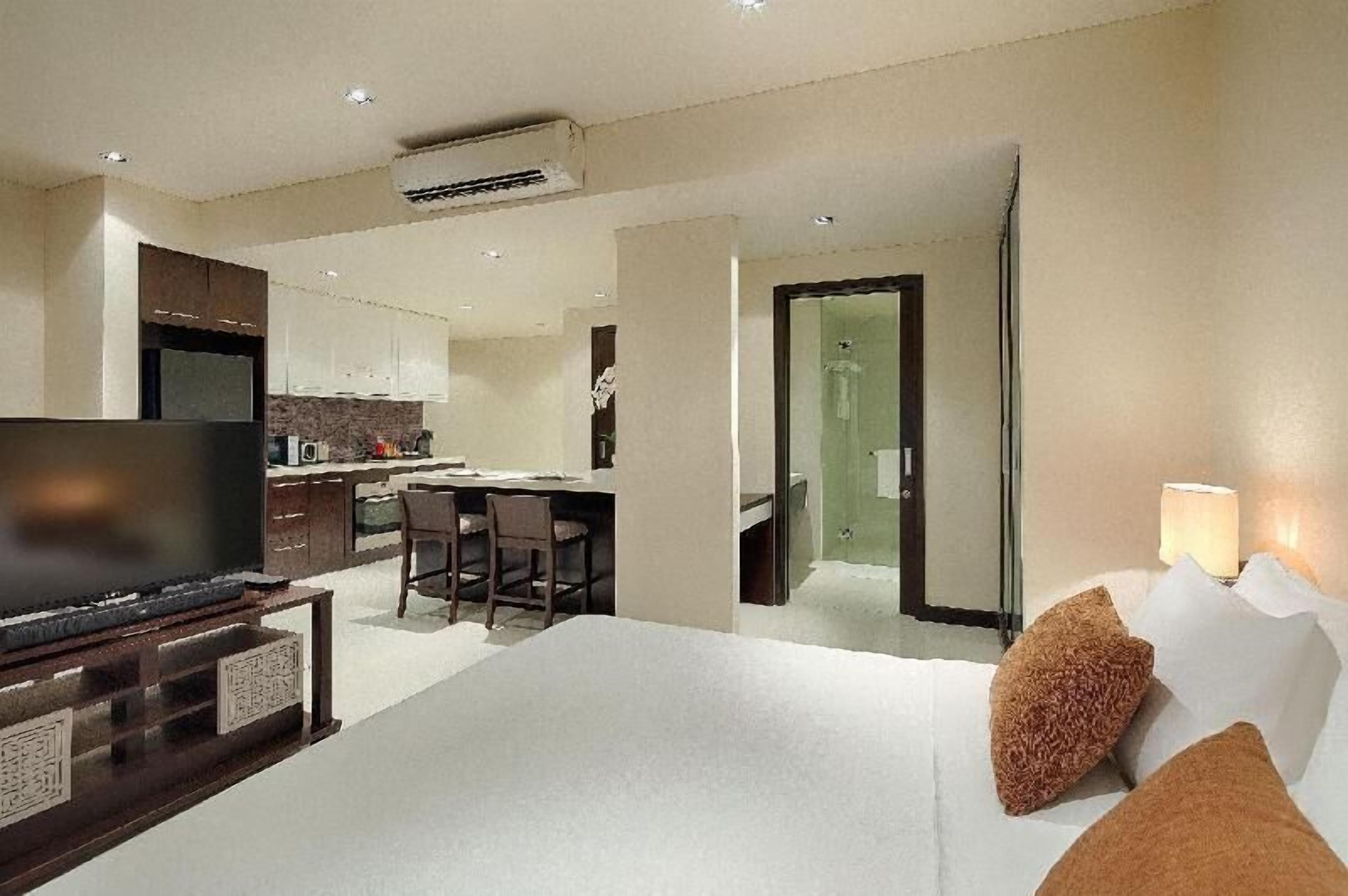 Premium bedding, minibar, in-room safe, individually decorated