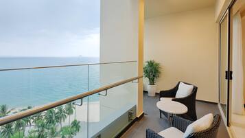Suite, 2 chambres | Vue depuis le balcon