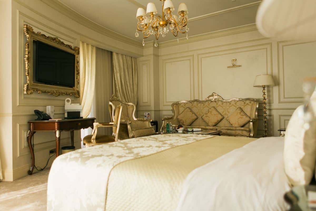 Junior Suite, 1 King Bed | 1 bedroom, premium bedding, minibar, in-room safe