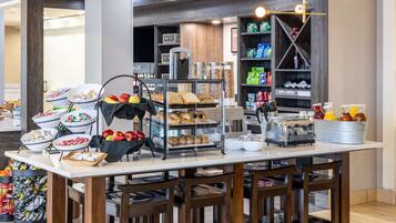 Desayuno buffet todos los días (con cargo)