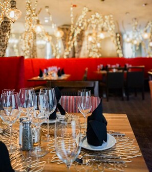 Dinner and brunch served - White House Hotel (Biloxi)