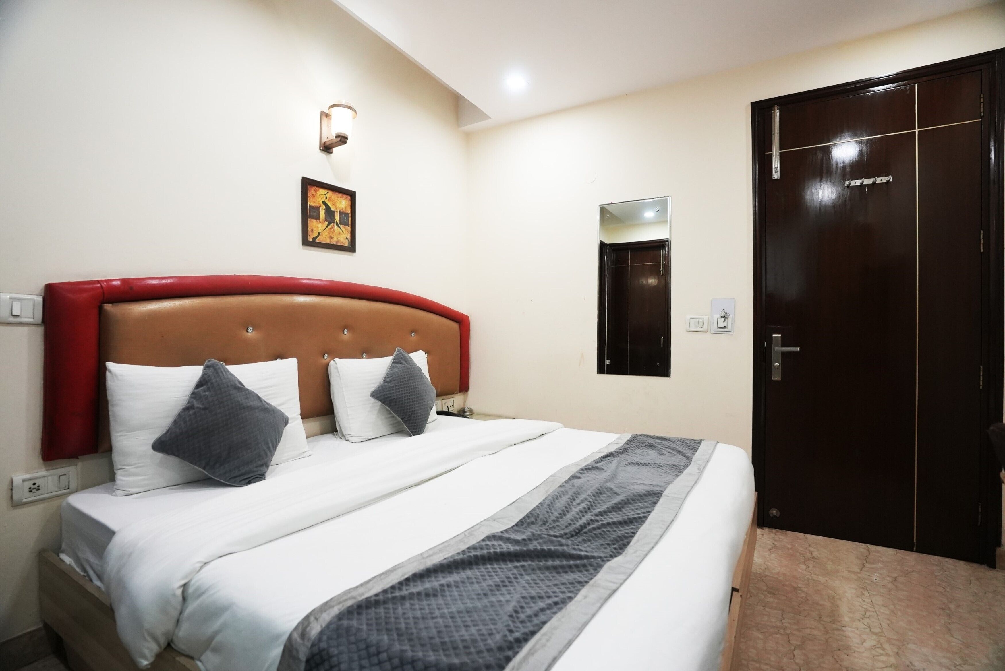 Photo - Hotel S & B East Inn - Patel Nagar
