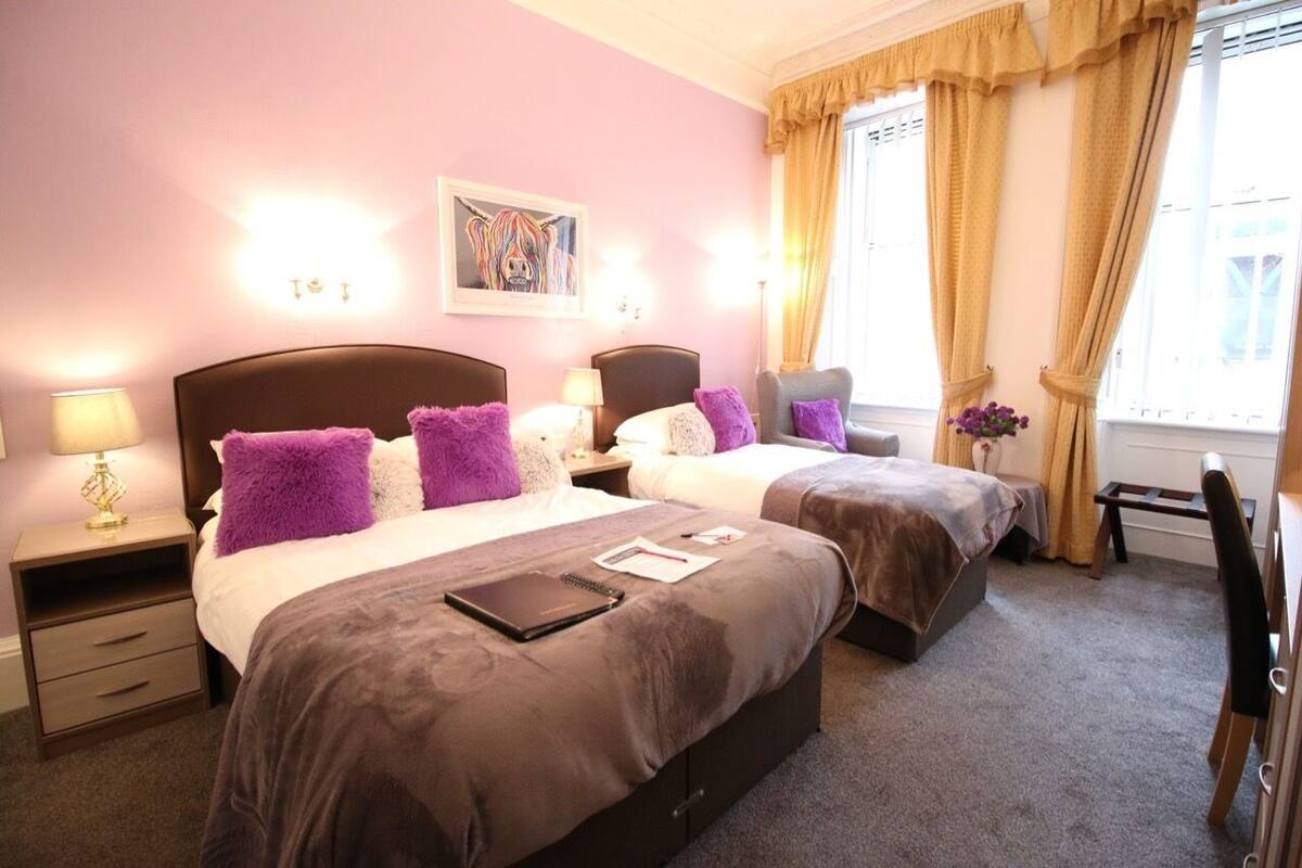 Twin Room | Free cots/infant beds, free WiFi, bed sheets