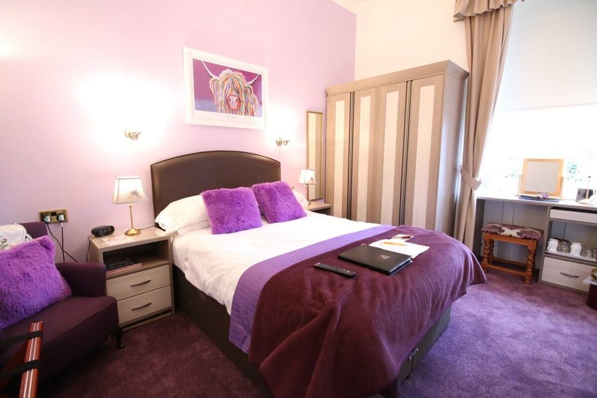 Double Room with Bath | Free cots/infant beds, free WiFi, bed sheets