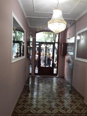 Reception - Atlantis Hotel (Thessaloniki)