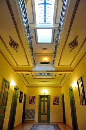 Interior - Atlantis Hotel (Thessaloniki)