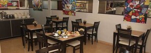 Desayuno típico de la región gratuito y diario