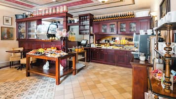 Desayuno de cocina local incluido todos los días