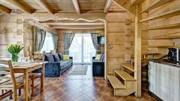 Chalet (200747779) | Living room