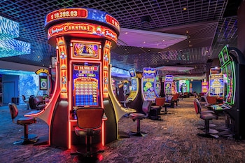 Casino at The LINQ Hotel & Casino – A Caesars Rewards Destination