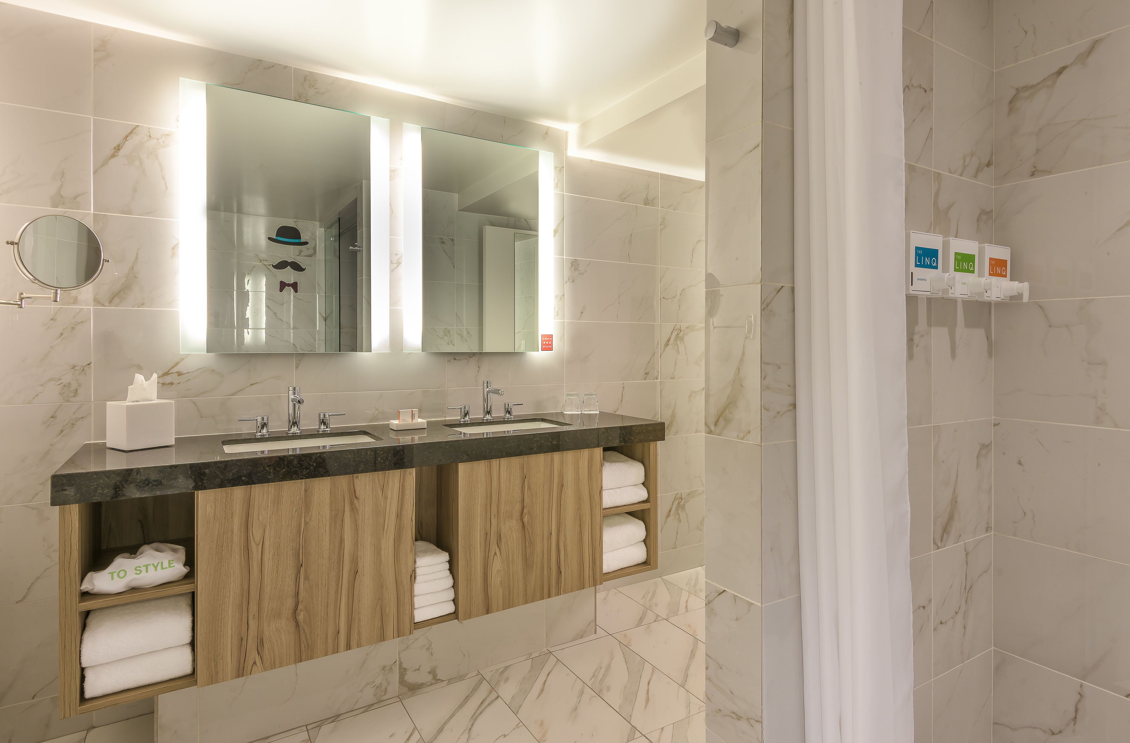 Ducha, artículos de tocador de diseñador, secador de pelo, toallas