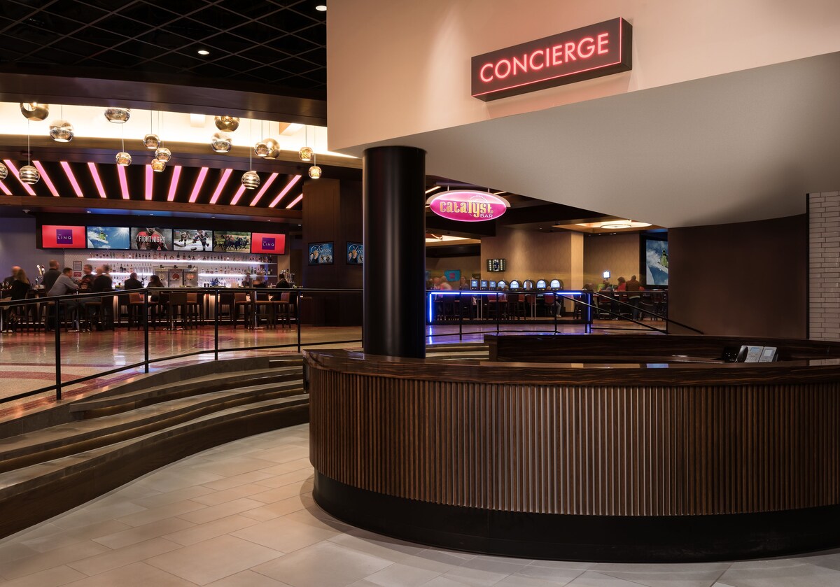 Concierge desk
