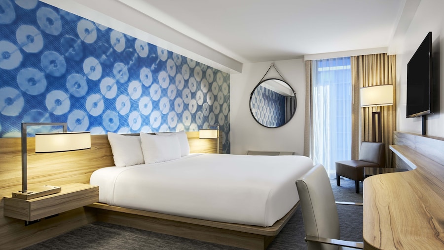 The LINQ Hotel & Casino – A Caesars Rewards Destination