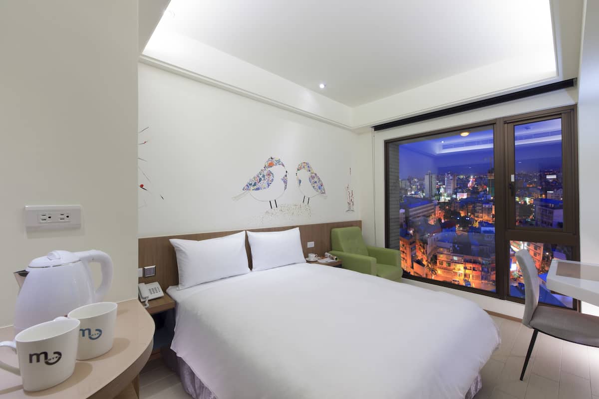 Phòng hạng Business | Chăn bông, minibar, két bảo mật tại phòng, bàn 
