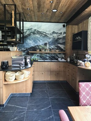 Daily buffet breakfast for a fee - Hotel Gasthof Siggen (Neukirchen am Grossvenediger)