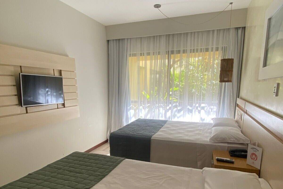 Apartamento Executivo Triplo | In-room safe, bed sheets