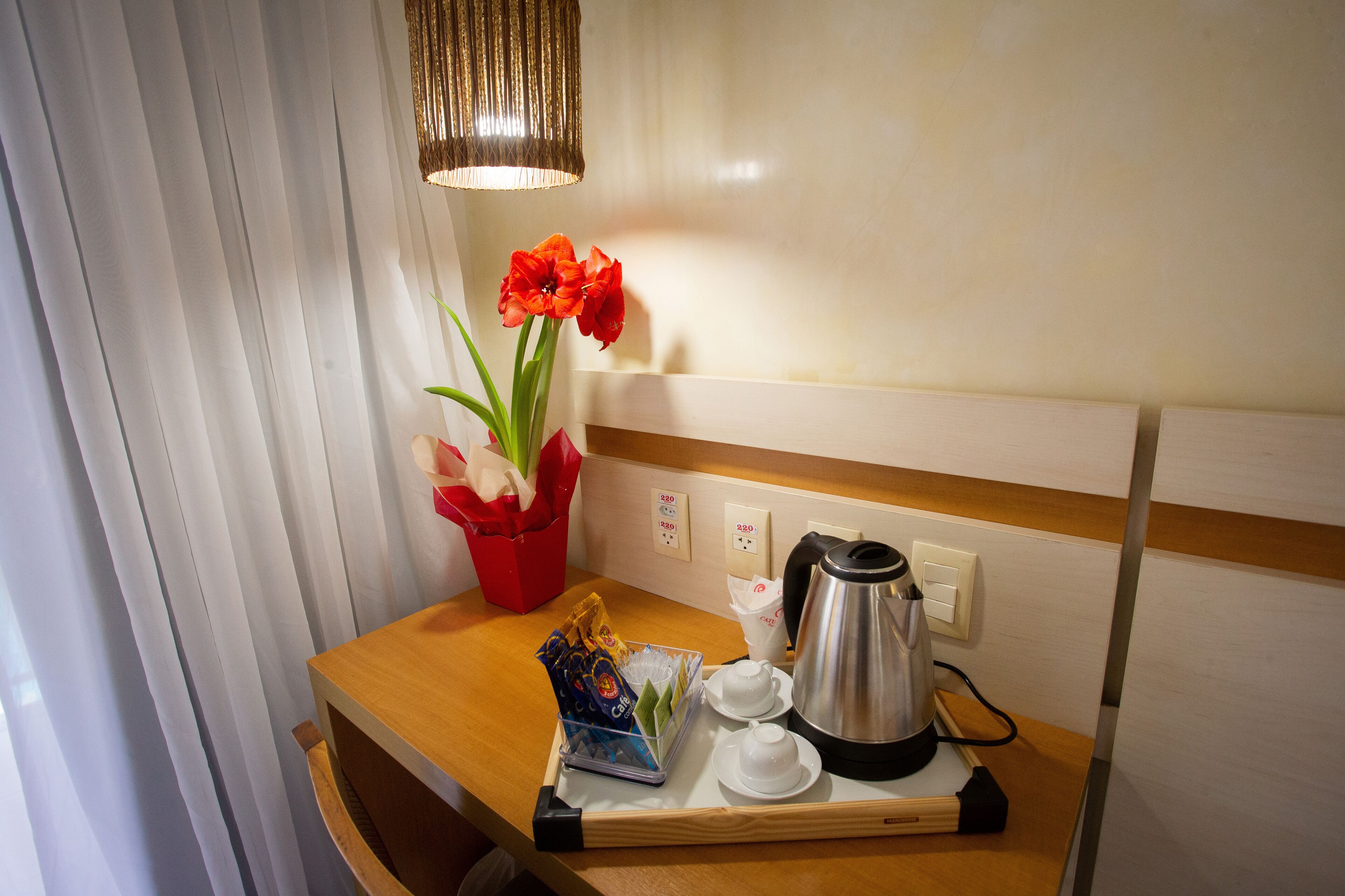 apartamento executivo plus ( vista piscina ) | 1 bedroom, in-room safe, desk, bed sheets