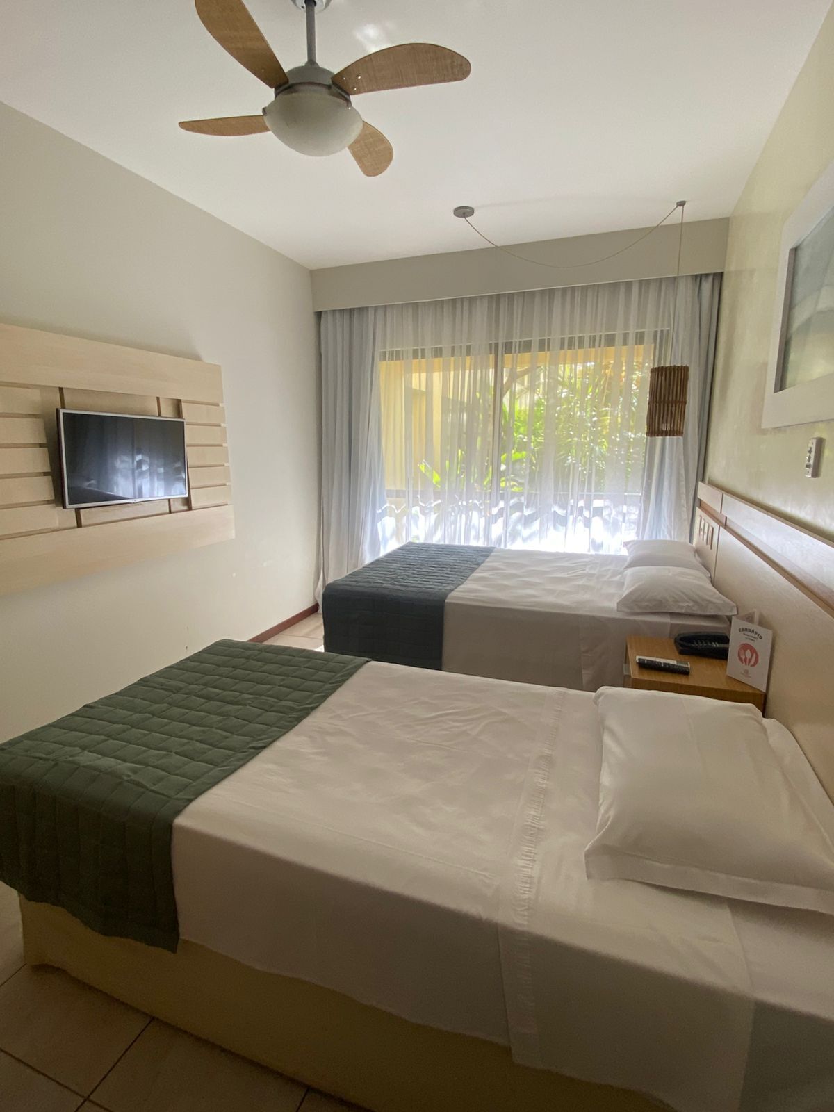 Apartamento Executivo Triplo | 客房内保险箱、床单