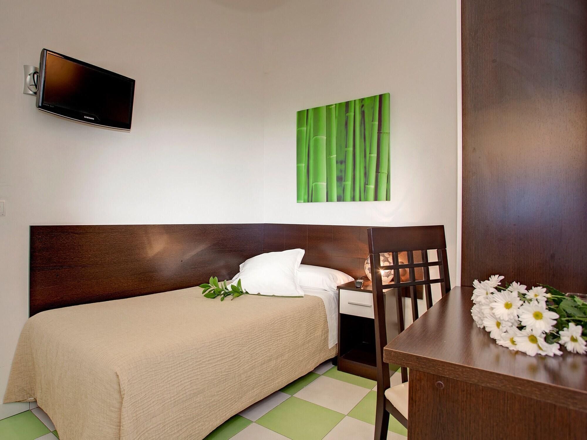 Premium bedding, memory foam beds, blackout drapes, WiFi (free)