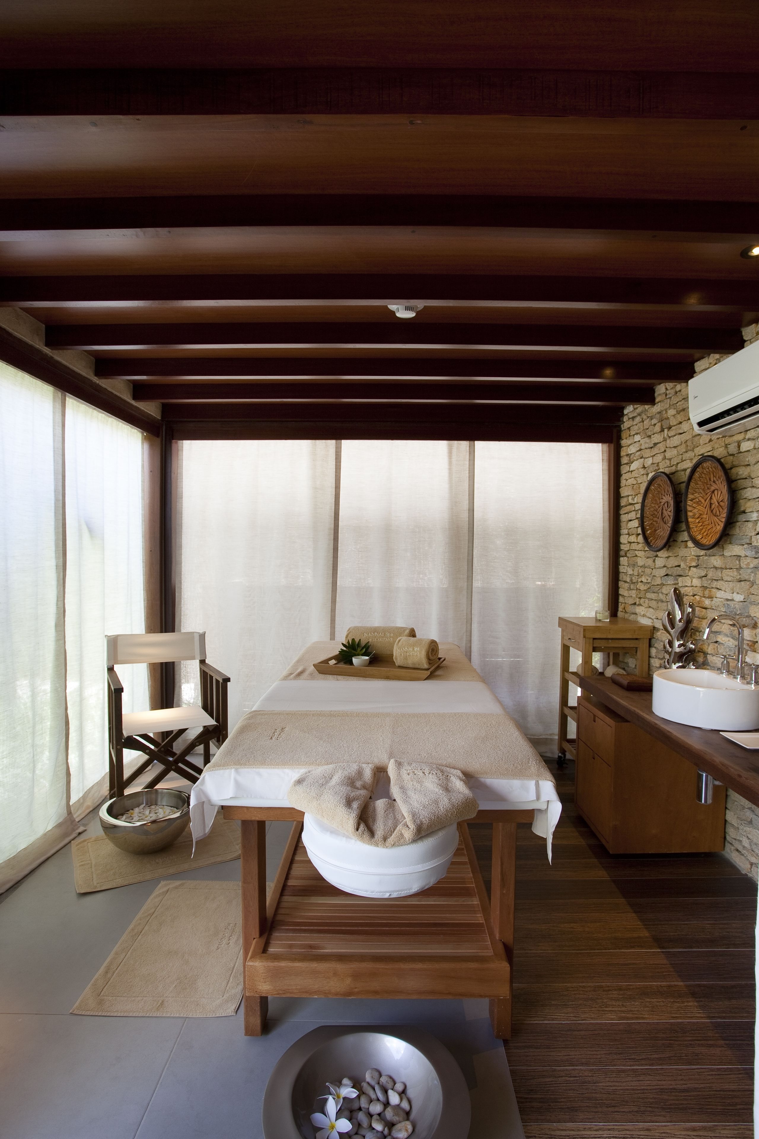 couples treatment room(s), sauna, turkish bath/hammam, body treatments