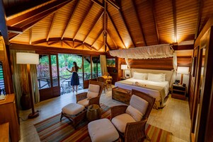 Pool Bungalow | Minibar, in-room safe, individually decorated, individually furnished