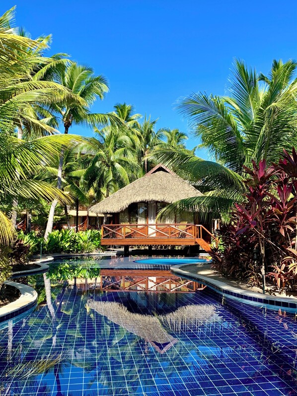 Bungalow Club | Vue sur le jardin