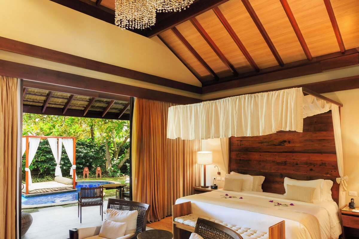 Suite (Villa) | Minibar, in-room safe, desk, blackout drapes