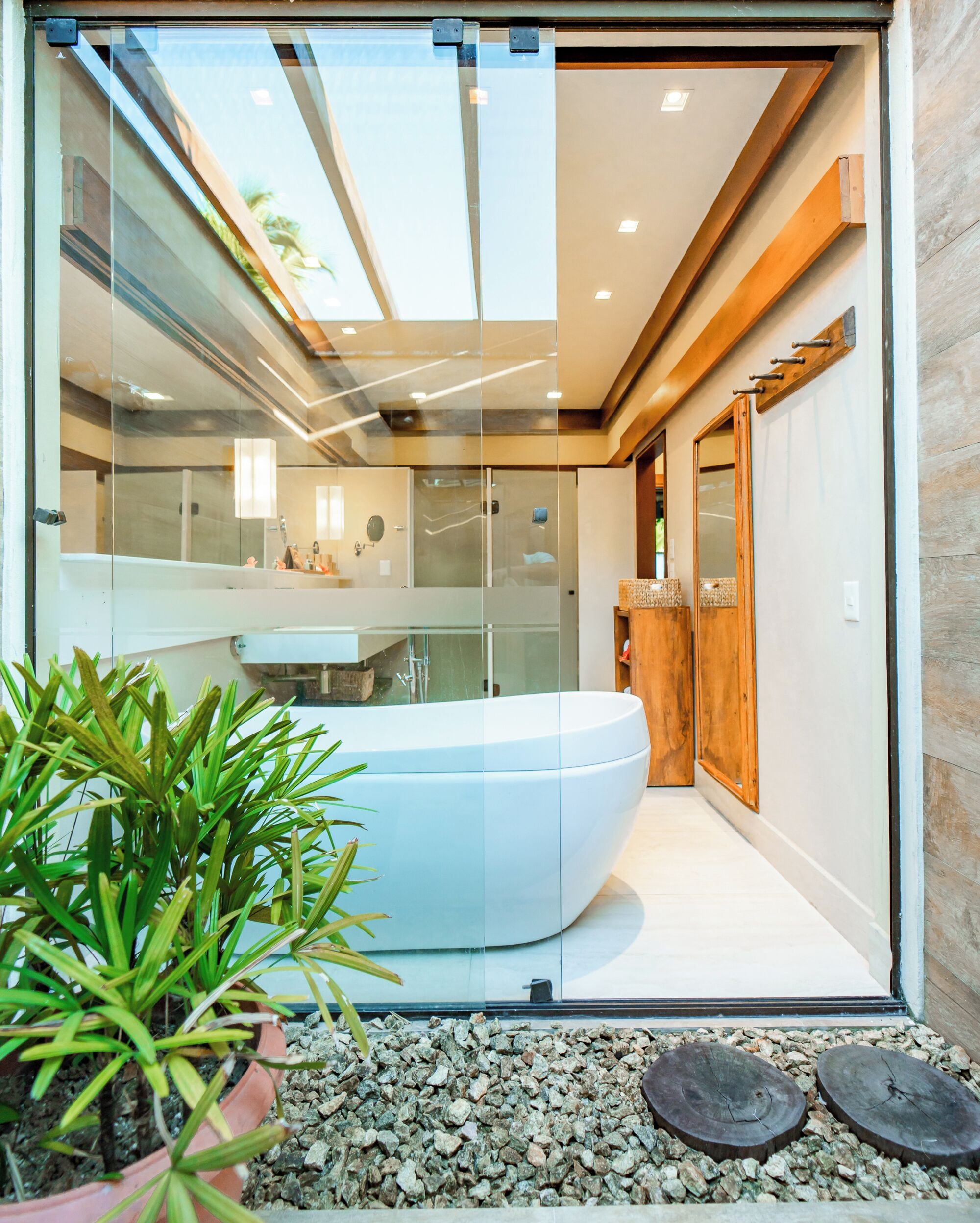 suite (villa) | bathroom | free toiletries, hair dryer, bathrobes, towels