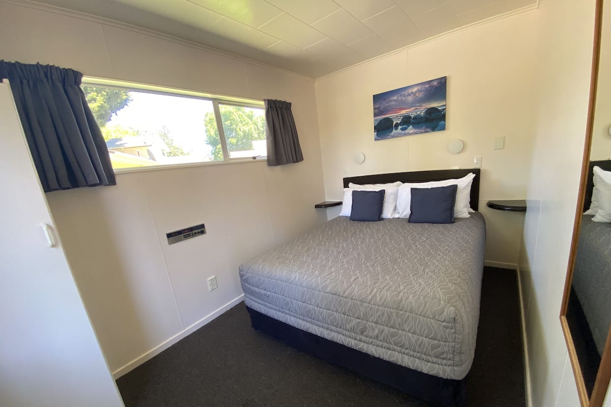 Superior Villa, 2 Bedrooms | Cribs/infant beds, free WiFi, bed sheets