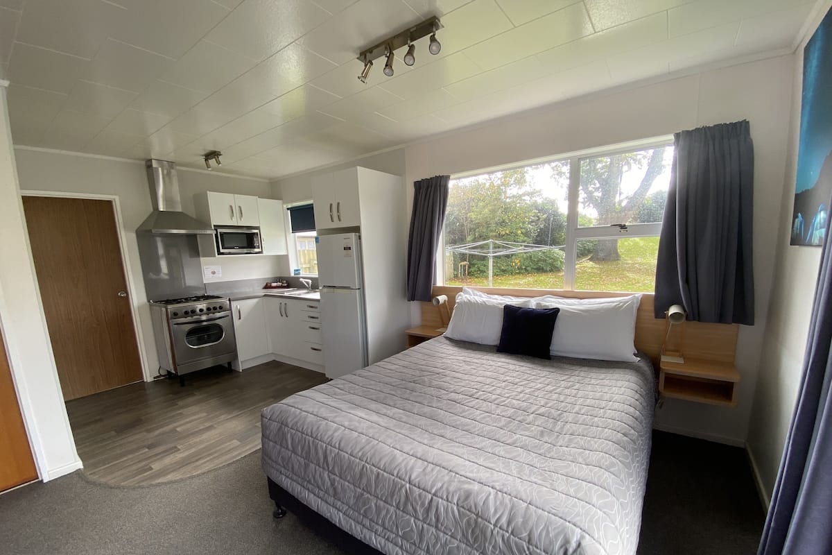 Superior Villa, 1 Bedroom | Cribs/infant beds, free WiFi, bed sheets