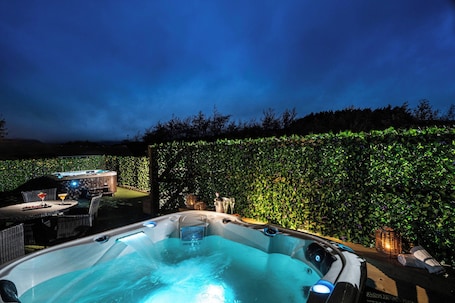 Premium bedding, pillowtop beds, in-room safe, individually decorated