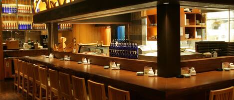 2 restauranter; serverer frokost