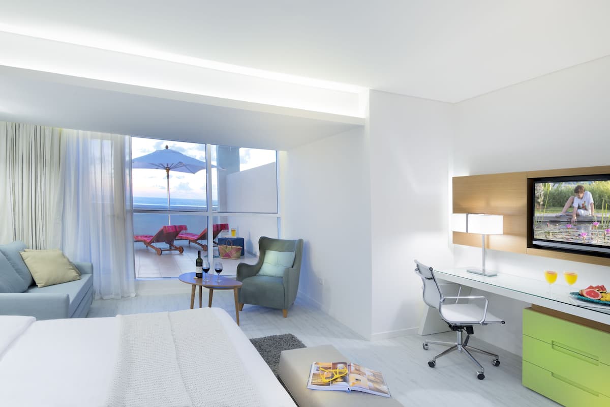 Club Room | View from room