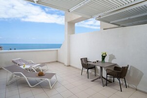 Club Room | Terrace/patio