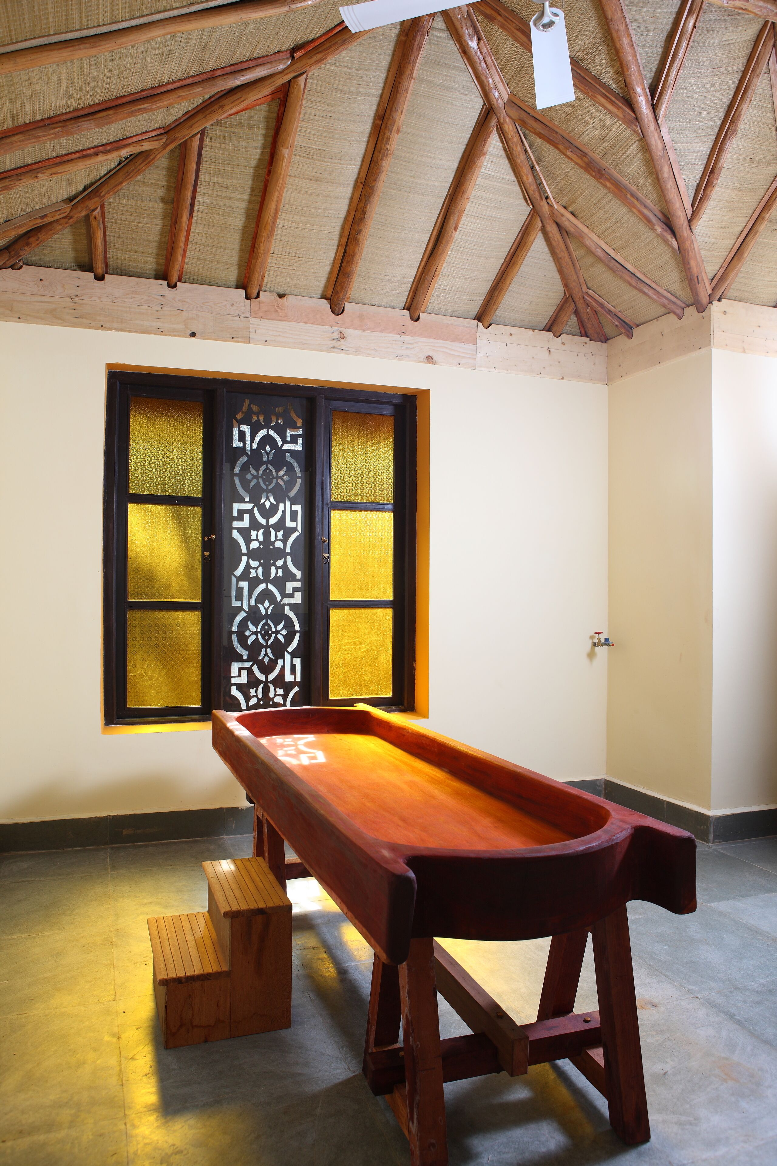 4 treatment rooms, massages