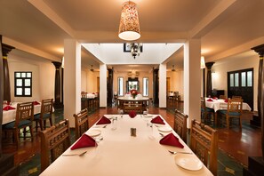 Restaurant - Mantra Koodam - CGH Earth (Thiruvidaimarudur)